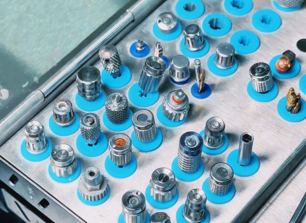 Che cosa è l’implantologia All-on-4 e a chi è consigliata 6 Che cosa è l’implantologia All-on-4